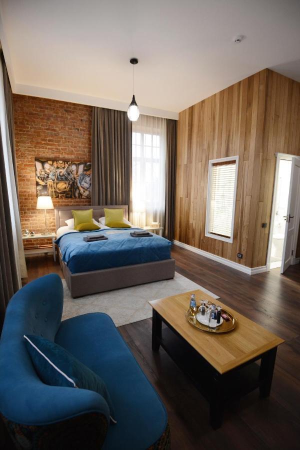 Bahnhofs Hotel Alūksne 外观 照片