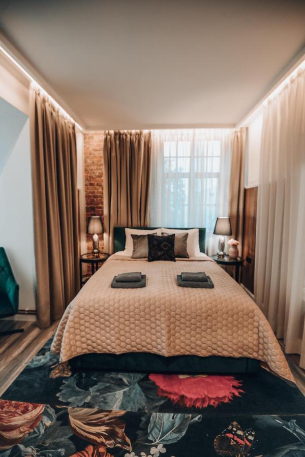 Bahnhofs Hotel Alūksne 外观 照片