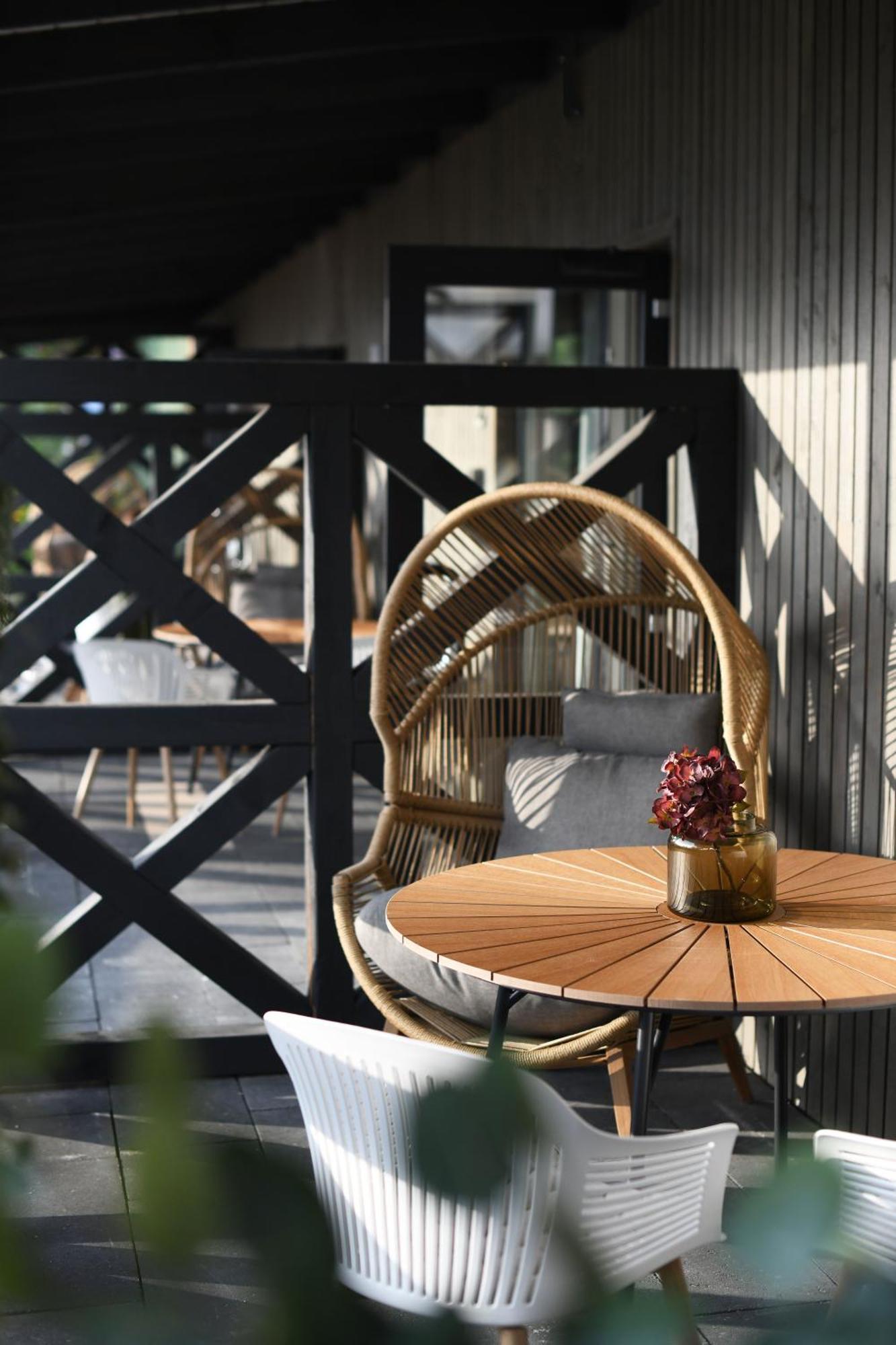 Bahnhofs Hotel Alūksne 外观 照片