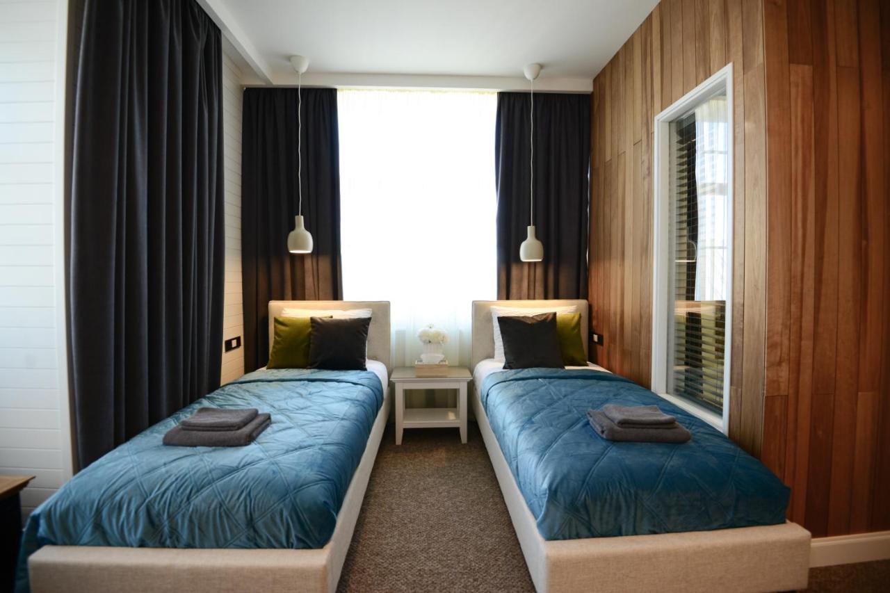 Bahnhofs Hotel Alūksne 外观 照片